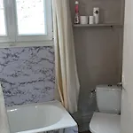 Cute Apartment In Paris